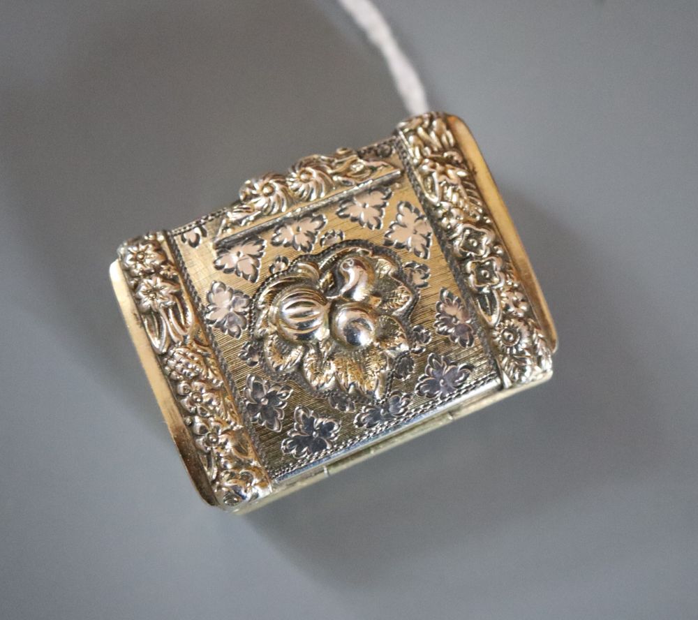 A late George III parcel gilt silver leaf decorated vinaigrette, John Bettridge, Birmingham, 1819, 31mm.